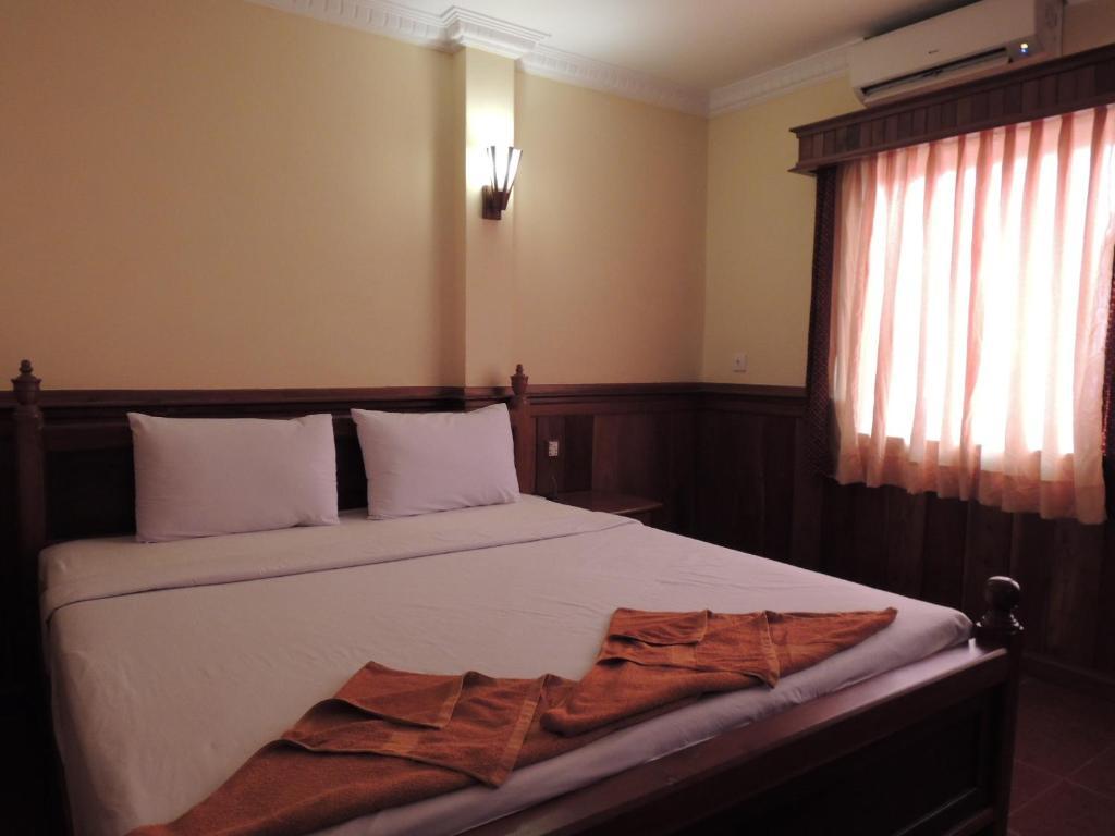 Banan Hotel Battambang Ngoại thất bức ảnh