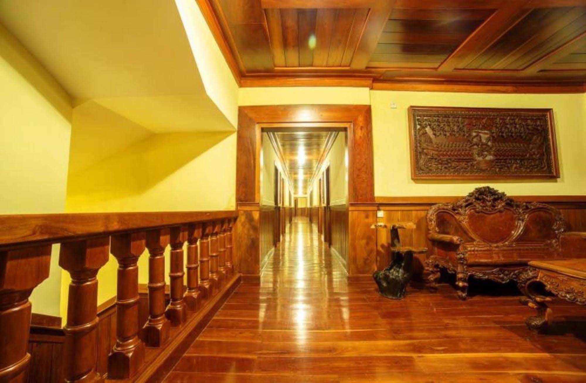 Banan Hotel Battambang Ngoại thất bức ảnh